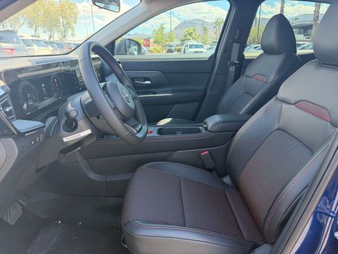 Used 2025 Nissan Kicks SR image 12