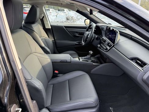 Used 2024 Lexus ES 250 w/ Premium Package image 14