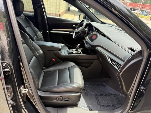 Used 2023 Cadillac XT4 Premium Luxury FWD image 11
