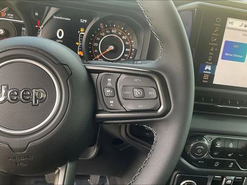 New 2025 Jeep Gladiator Mojave image 15