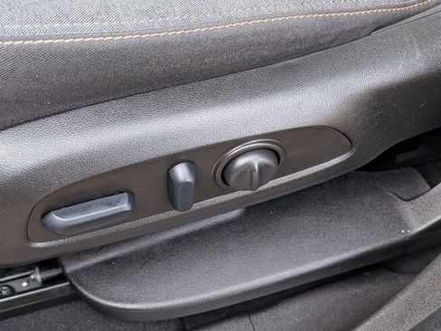 Used 2022 Chevrolet Equinox LT image 18