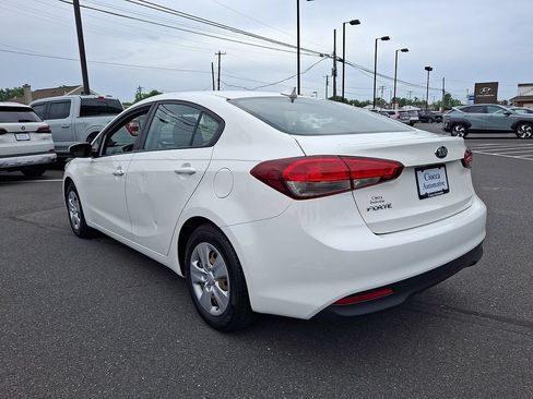 Used 2017 Kia Forte LX FWD image 5