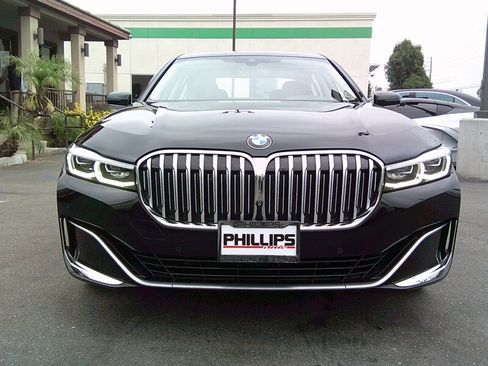 Used 2020 BMW 740i RWD image 8
