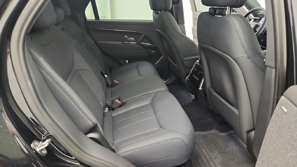 Used 2025 Land Rover Range Rover Sport Dynamic SE AWD/4WD image 39