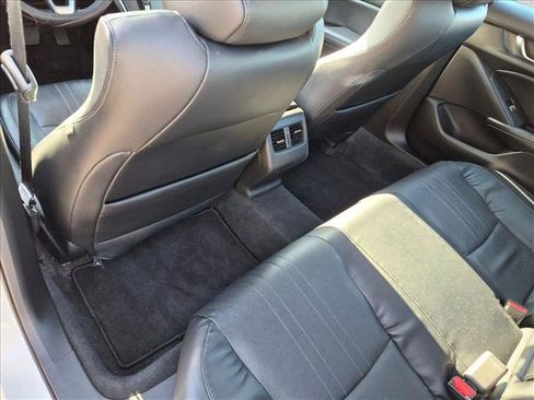 Used 2018 Honda Accord EX-L image 15
