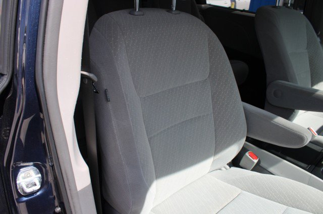 Used 2018 Toyota Sienna LE FWD image 17