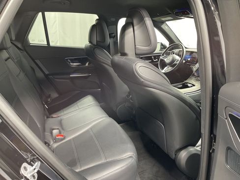 Used 2024 Mercedes-Benz GLC 300 4MATIC image 27