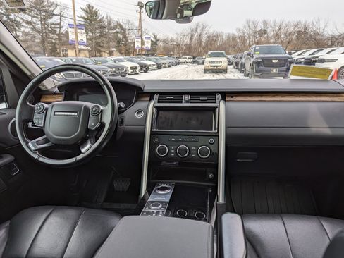 Used 2018 Land Rover Discovery HSE image 42