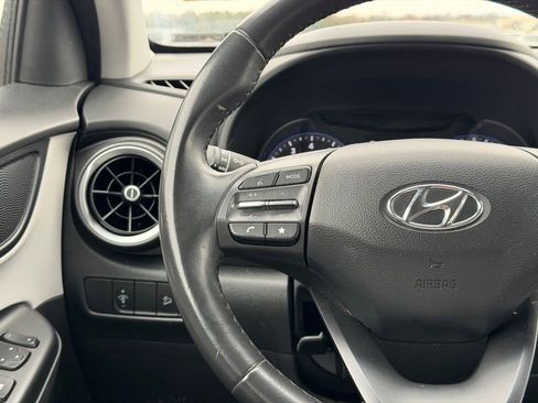 Used 2022 Hyundai Kona SEL w/ Convenience Package image 19