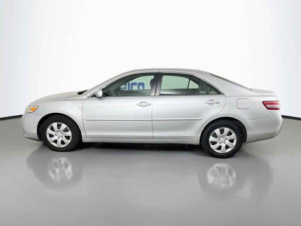Used 2010 Toyota Camry FWD image 4