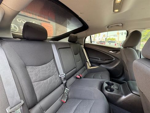 Used 2018 Chevrolet Volt LT FWD image 41