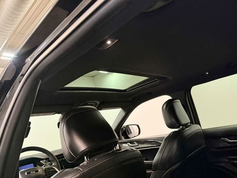 Used 2023 Jeep Grand Cherokee L Laredo image 53