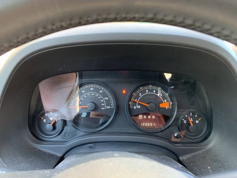 Used 2015 Jeep Patriot High Altitude AWD/4WD image 18