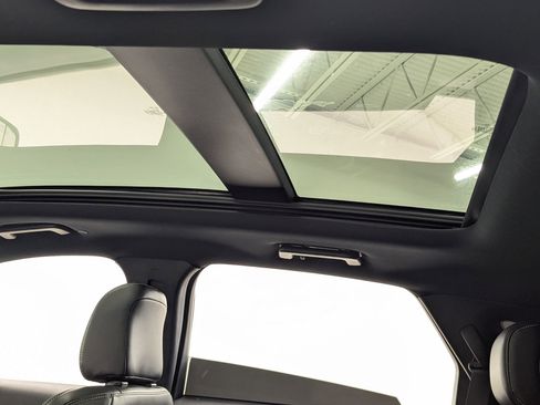 Used 2020 Ford Edge ST image 22