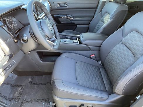 New 2025 Nissan Pathfinder SV image 21