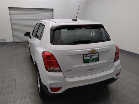 Used 2020 Chevrolet Trax LS w/ LPO, Cargo Package FWD image 6