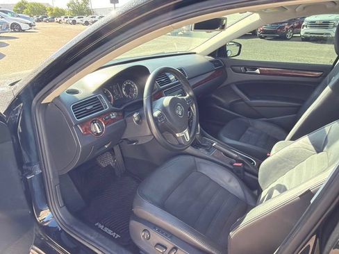 Used 2013 Volkswagen Passat TDI SEL Premium FWD image 9