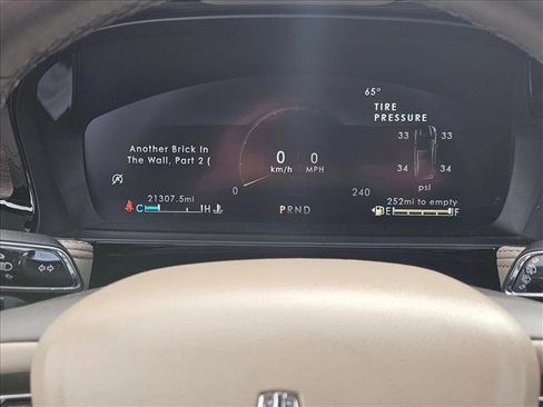 Used 2021 Lincoln Corsair Reserve w/ Equipment Group 201A image 11