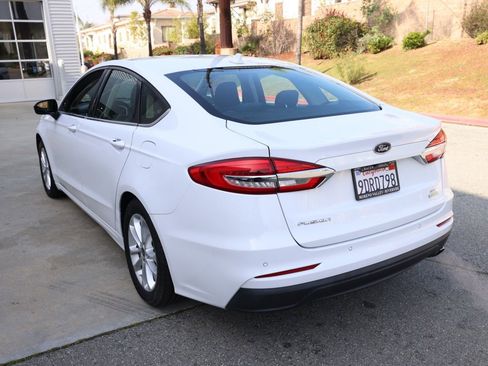 Used 2019 Ford Fusion SE image 6