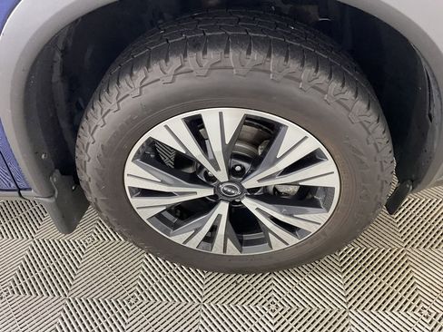 Used 2023 Nissan Rogue SV image 11