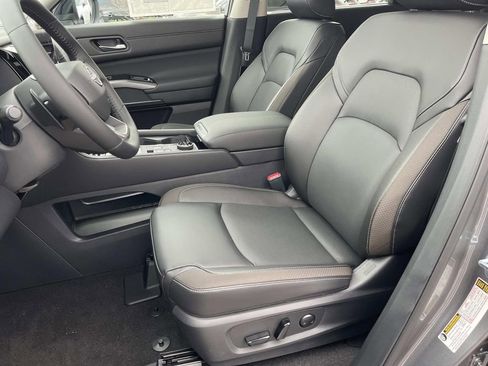 New 2026 Nissan Pathfinder SL w/ SL Premium Package AWD/4WD image 21