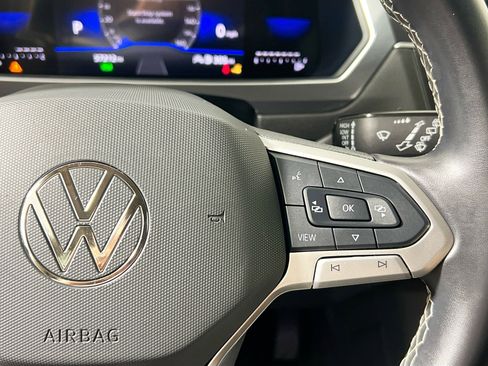 Used 2024 Volkswagen Tiguan SE FWD image 19