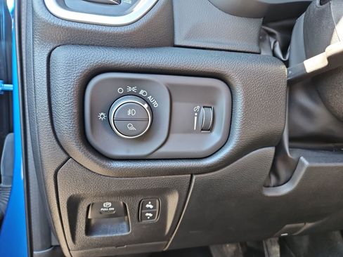 Used 2022 RAM 1500 Big Horn AWD/4WD image 22