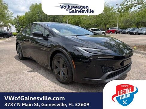 Used 2025 Toyota Prius LE FWD image 1