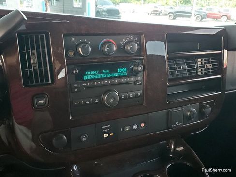 Used 2015 GMC Savana 2500 image 45