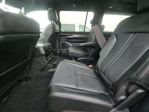 Used 2025 Jeep Wagoneer Series II w/ Premium Group I image 8