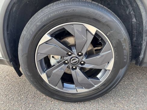 Used 2026 Nissan Rogue SV FWD image 31