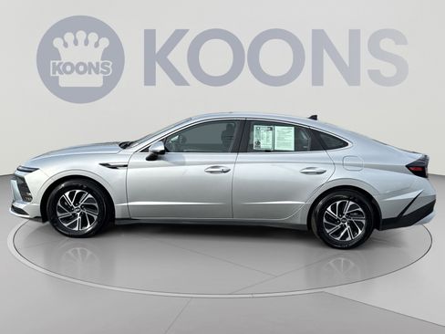 Certified 2026 Hyundai Sonata Blue FWD image 2