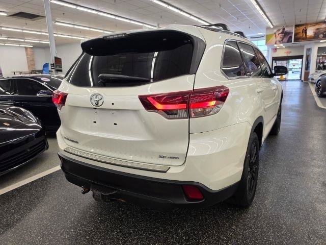 Used 2019 Toyota Highlander SE AWD/4WD image 5