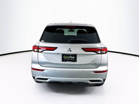 Used 2024 Mitsubishi Outlander SE image 7