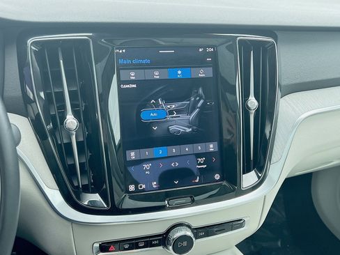 Certified 2023 Volvo S60 B5 Plus w/ Climate Package image 21