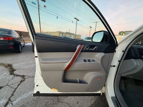 Used 2009 Toyota Highlander Limited image 9