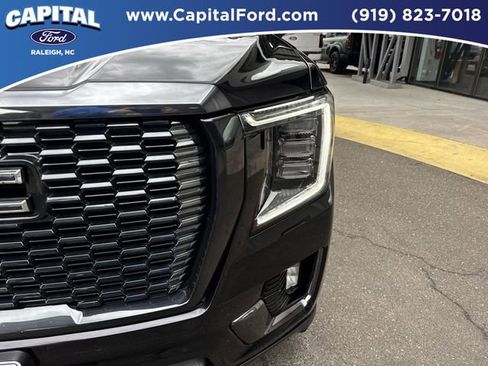 Used 2023 GMC Yukon Denali Ultimate w/ LPO, Floor Liner Package image 11