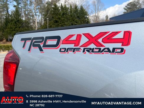 Used 2018 Toyota Tacoma TRD Off-Road image 29