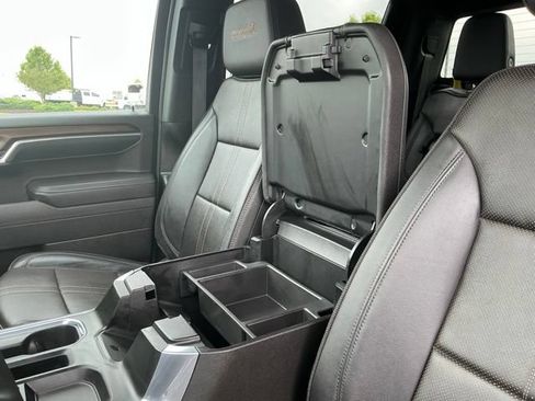 Used 2025 Chevrolet Silverado 1500 High Country w/ Technology Package AWD/4WD image 33