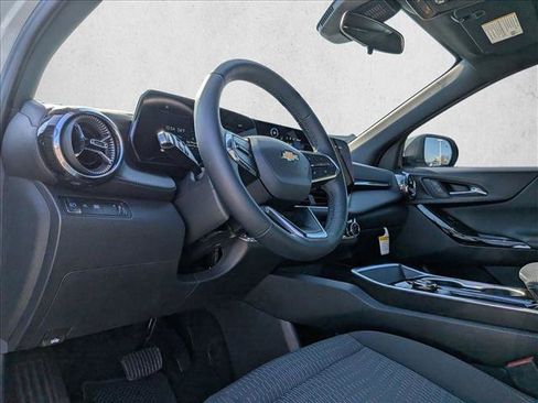 New 2026 Chevrolet Equinox LT image 9