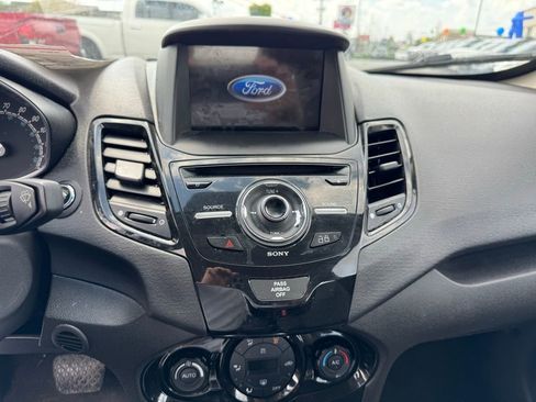 Used 2018 Ford Fiesta Titanium image 10