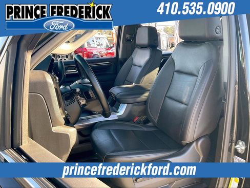 Used 2024 Chevrolet Silverado 2500 LTZ w/ LTZ Premium Package image 24