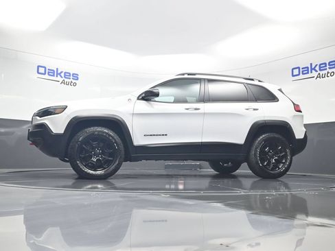 Used 2019 Jeep Cherokee Trailhawk w/ Comfort/Convenience Group AWD/4WD image 43