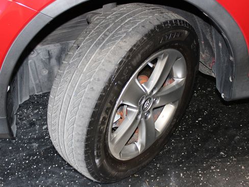 Used 2015 Toyota RAV4 XLE image 32