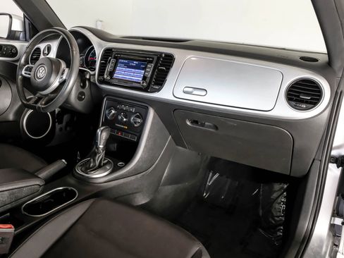 Used 2015 Volkswagen Beetle 1.8T image 12