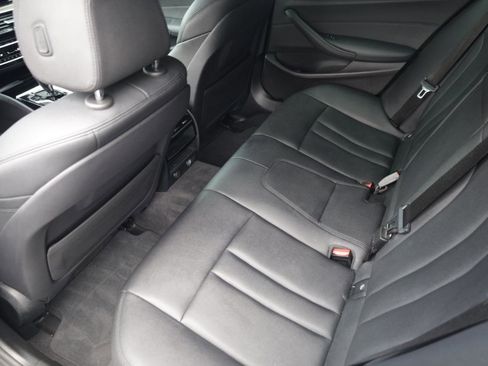 Used 2019 BMW 530i w/ Convenience Package RWD image 36