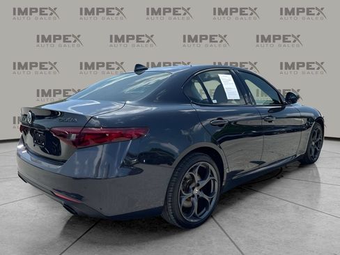 Used 2019 Alfa Romeo Giulia AWD w/ Nero Edizione image 5