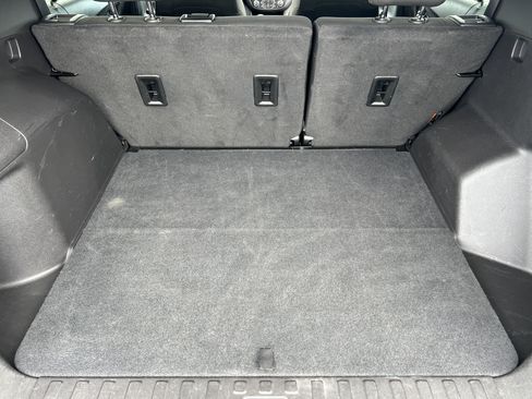Used 2024 Chevrolet Equinox LT AWD/4WD image 17