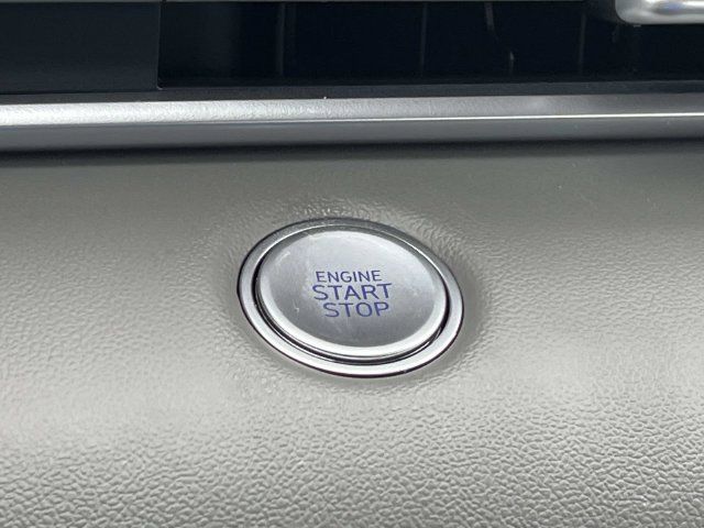 Used 2025 Hyundai Elantra Sport FWD image 30