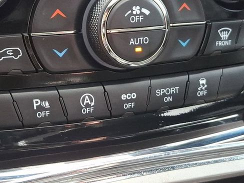 Used 2022 Jeep Grand Cherokee Laredo X AWD/4WD image 25